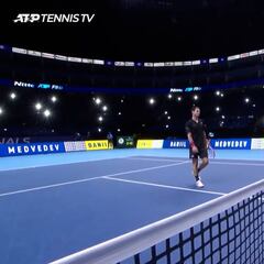 Gana el mejor título de su vida y Medvedev deja alucinando al tenis con lo que hizo: "Es mi seña"