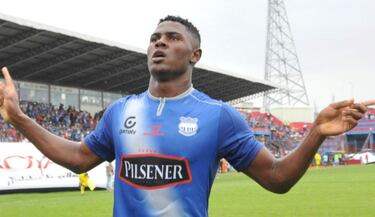 Delantero ecuatoriano, en la Liga MX militó en Monterrey y Puebla. Actualmente juega para Emelec, donde 28 partidos suma seis anotaciones.
