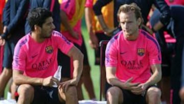 Luis Suárez y Rakitic regresaron de los compromisos con sus selecciones.