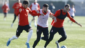 Los jugadores del Granada siguen un plan nutricional para mantener masa muscular