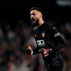 Mamardashvili se hace grande en Mestalla