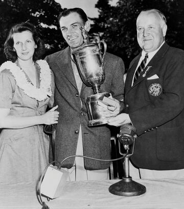 Cuatro jugadores han ganado cuatro veces: el escocés Willie Anderson y los estadounidenses Bobby Jones, Ben Hogan (en la imagen) y Jack Nicklaus. Hogan también ganó el Hale America Open de 1942, que según algunos debería contarse como su quinto US Open.
