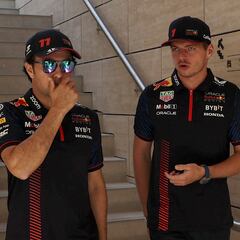 Checo and Verstappen show their soccer skills