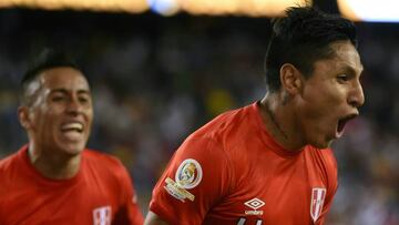 Raul Ruidiaz y su gol de la clasificiacón a cuartos.