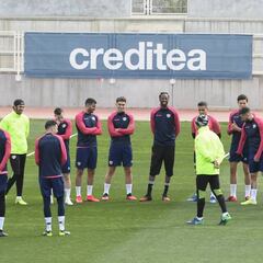 El Rayo y la plantilla siguen buscando soluciones al ERTE