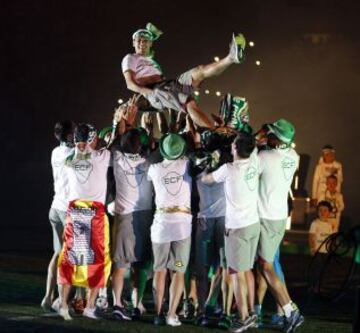 El equipo festeja el ascenso.