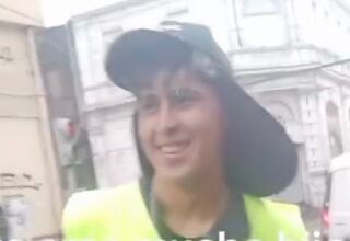 Mamá visita a su hijo en su primer día de trabajo en Valparaíso y el video ya suma más de 11 mil comentarios