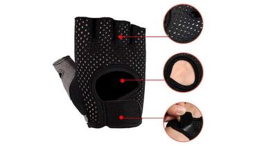 Encontramos estos guantes de entrenamiento resistentes y transpirables