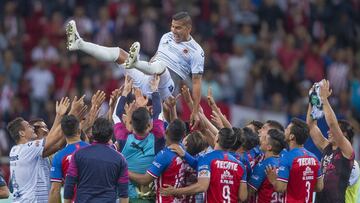 ¡Es oficial! Carlos Salcido se convierte en director técnico