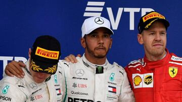 Vettel apoya a Mercedes: "Hicieron bien como equipo"