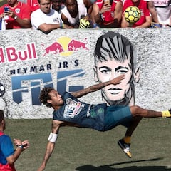 Neymar: "Quizá me vaya del Barça, al Manchester... o al Eibar"