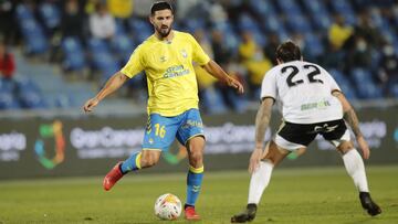 Ra&uacute;l Navas, jugador de Las Palas, durante un partido contra el Burgos.