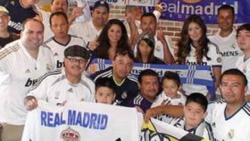 <b>SU PRIMERA FOTO.</b> Así posaron felices los peñistas californianos