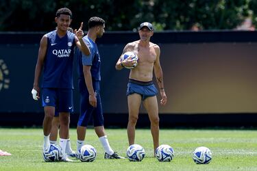 Luis Enrique en el entrenamiento del PSG.