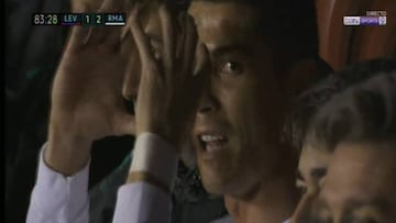 Cristiano Ronaldo, increpando a las c&aacute;maras ante el Levante.