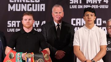 BEVERLY HILLS, CALIFORNIA - MARCH 19: Canelo Alvarez and Jaime Munguia pose for a photo during a news conference to preview their super middleweight fight at The Beverly Hills Hotel on March 19, 2024 in Beverly Hills, California.   Katelyn Mulcahy/Getty Images/AFP (Photo by Katelyn Mulcahy / GETTY IMAGES NORTH AMERICA / Getty Images via AFP)