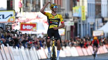 Christophe Laporte celebra su victoria en solitario en la Binche-Chimay-Binche.