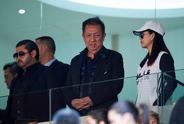 Peter Lim, con el Príncipe de Johor y su esposa Cherie Lim. 