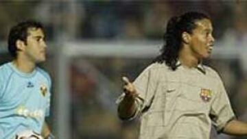 <b>BRILLANTE.</B> Ronaldinho ha dejado pinceladas de su clase en La Condomina.