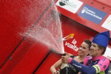 El ciclista polaco del equipo Lampre, Przemyslaw Niemiec celebra su victoria de la décima quinta etapa de la Vuelta Ciclista a España 2014.