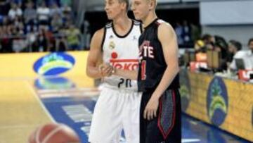 Josh Ruggles, junto a Carroll tras el concurso de triples.