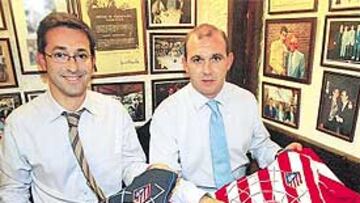 <b>INNOVADORES. </b>Emilio Gutiérrez y Antonio Alonso, con la camiseta de Spiderman y el logo del canal AXN.
