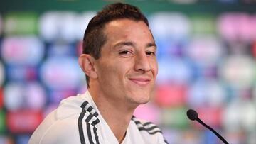 Andrés Guardado pide al árbitro poner “alto” a Neymar