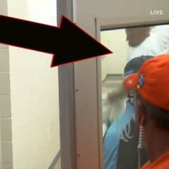 Ha perdido la cabeza: Kyrgios pide ir al baño, pero no va y la lía... atentos a la cara del juez