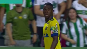 Vinicius perdió 5 balones seguidos y la afición rival se burló de él