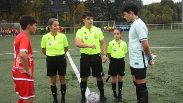 Fabio,  Adriana y Luján, en el partido de infantil que disputaron AJ Lérez y Barbadás