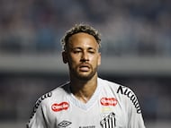 Soccer Football - Brasileiro Championship - Santos v Mirassol - Estadio Urbano Caldeira, Santos, Brazil - November 19, 2025 Santos' Neymar REUTERS/Thiago Bernardes