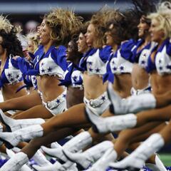 How much do cheerleaders get paid in the playoffs?