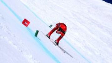 Ivan Origone, durante el descenso en el que marcó un nuevo récord de velocidad en esquí con una velocidad de 254,958 kilómetros por hora.