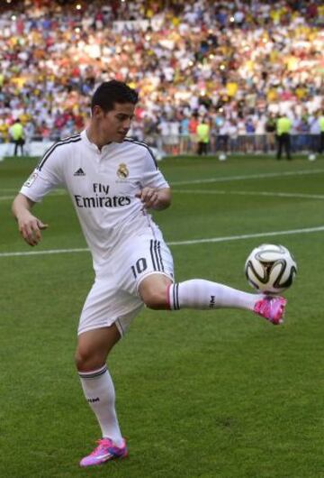 El colombiano James Rodríguez durante su presentación en el Real Madrid.