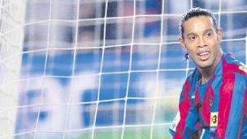 <b>CASTIGADO. </b>De momento Ronaldinho se perdería el encuentro de este domingo en Valencia. Sólo si el recurso del Barça progresa en el CEDD, podría jugarlo.