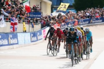 Desde la primera edición ha tenido varios puntos de inicio, pero siempre ha finalizado en Roubaix, en su ya mítico velódromo. Solo en 1986, 1987 y 1988, no fue así. Fue inaugurado en 1895.