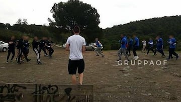 Pelea entre Ultras Sur (negro) contra La costa Nostra (azul).