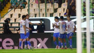 during the 7th round match between Leon and Cruz Azul as part of the Liga BBVA MX, Torneo Apertura 2024 at Nou Camp Stadium on September 14, 2024 in Leon, Guanajuato, Mexico.