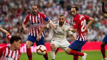 Godín, en una acción defensiva del Real Madrid-Atlético.