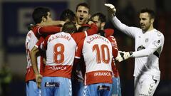 Los jugadores del Lugo celebran uno de los goles.