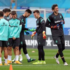 Diego López se erige ante la otra muralla de Lugo