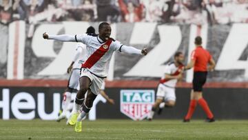 Advíncula, jugador del Rayo Vallecano
