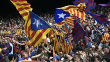 Esteladas en el Camp Nou.