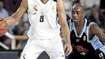 <b>MENOS ESPAÑOL.</b> El pasaporte español de Victoriano, de segunda.