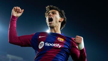 BARCELONA, 28/11/2023.- El delantero del Barcelona Joao Félix celebra tras marcar el segundo gol ante el Oporto, durante el partido de la fase de grupos de la Liga de Campeones que FC Barcelona y Oporto disputan hoy martes en el estadio Olímpico de Montjuic. EFE/Alejandro García
