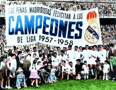 Tras conquistar el triplete un año antes, el Real Madrid agrandó aún más su extenso palmarés con la conquista de dos nuevos títulos. El equipo blanco se proclamó campeón de Liga en el estadio Metropolitano y ganó su tercera Copa de Europa consecutiva frente al Milán. La máquina blanca seguía imparable, sumando títulos a su palmarés y reforzando su fama mundial. Y como era costumbre en Santiago Bernabéu, reforzó aún más a la plantilla blanca: trajo al meta argentino Rogelio Domínguez y al defensa uruguayo Santamaría, uno de los mejores zagueros del momento. Además, y de manera imprevista se produjo un suceso que sorprendió a todo el madridismo. Pepe Villalonga, el hombre que había terminado de engrasar la máquina blanca, dimitió como entrenador madridista debido a unas discrepancias con respecto a su contrato que no se lograron resolver. Según otras fuentes, Bernabéu situó a Ipiña como coordinador de los aspectos físico y técnico del equipo, y Villalonga, que no quiso aceptar imposiciones, decidió abandonar su cargo.  En su lugar llegó Luis Antonio Yiyo Carniglia, que ya había visitado Chamartín en la temporada anterior como entrenador del Niza. Santiago Bernabéu puso en las manos del argentino el mayor reto de su vida: entrenar al mejor equipo del mundo.

Efectivamente, el Madrid empezó como un tiro: se aupó al primer puesto de la tabla en la segunda jornada de Liga, estuvo invicto en los ocho primeros partidos de competición (ganó seis partidos anotando 20 goles), pero en diciembre sobrevino un bajón inesperado: únicamente sumó un punto de seis que estaban en juego. Empezaron rumores sobre la vida disoluta de los jugadores, de posibles roces dentro del vestuario entre los propios jugadores y algunos futbolistas con el entrenador, se achacaba también a los viajes que tenía que hacer por Europa… Pero aún quedaba la segunda parte de la temporada. Y ahí el Madrid volvió a sacar su ‘punch’: ganó 22 de los últimos 24 puntos que había en juego. En la penúltima jornada volverían a proclamarse campeones de Liga al empatar con el Atlético en el Metropolitano gracias a un gol de Rial a falta de 15 minutos para el final del encuentro. De esa manera, los blancos igualaban al Athletic Club y al Barcelona en el palmarés liguero a seis títulos cada uno. El Madrid había recortado la diferencia existente en apenas cinco años… 

