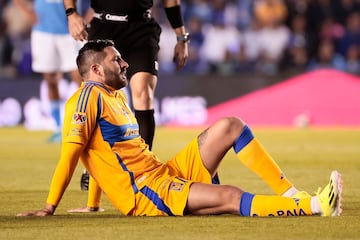 Este es el momento en que Gignac se lesiona en el partido contra Cruz Azul.