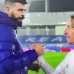 El recado de Modric a Piqué al acabar el partido que el madridismo aplaude en redes