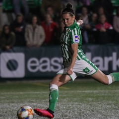 "Cortamos batas y mascarillas; es aburrido, pero me alegra ayudar"