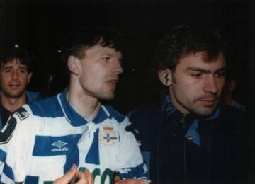 14 de Mayo de 1994 era la 迆ltima jornada de liga y el deportivo se jugaba la liga, el deportivo necesitaba ganar . En el minuto 89 Lopez Nieto se?al車 penalti, la responsabilidad cay車 en Djukic y fall車. El Depor llor車. Djukic salia del terreno de juego desolado.
